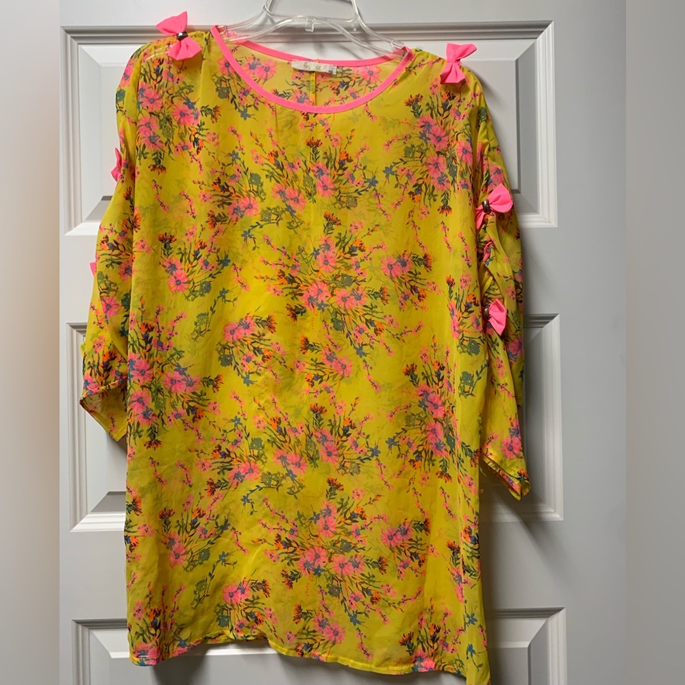 Nisa sheer cute top! 💕💕